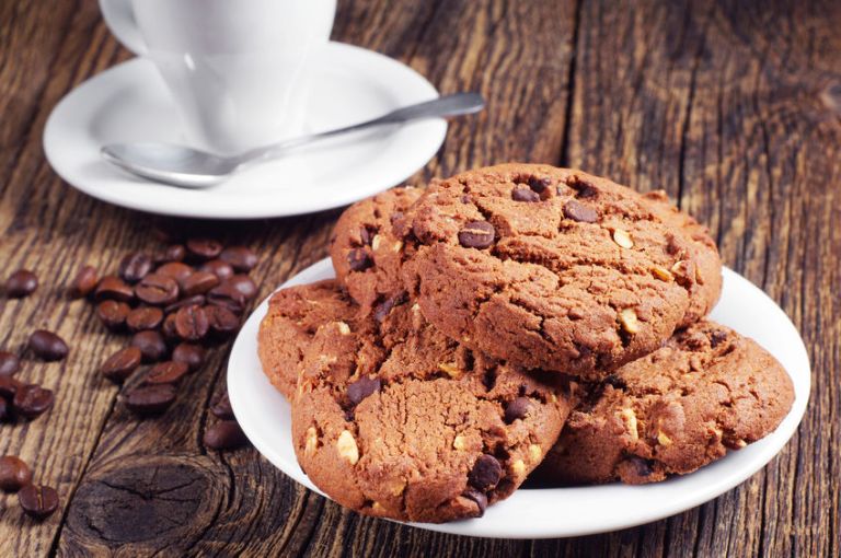 Is Baking Soda or Baking Powder Better for Cookies?