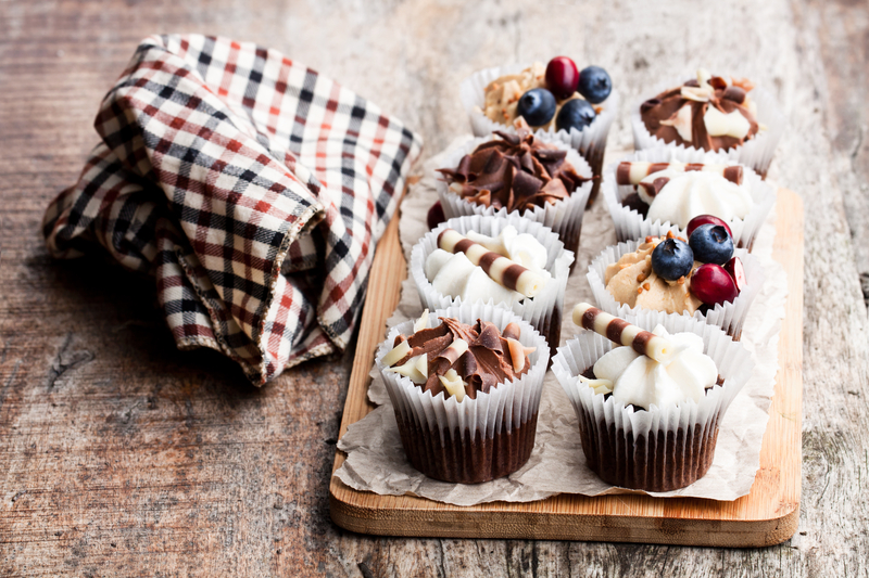 How Long Does it Take for Mini Cupcakes to Bake at 350?