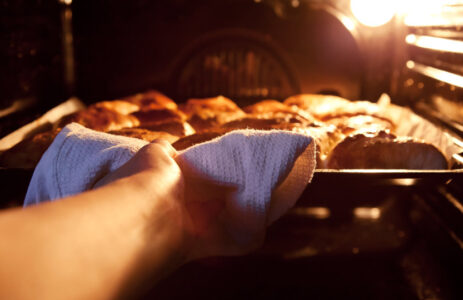 Should You Bake on the Top or Bottom Rack? Understanding Oven Heat Distribution
