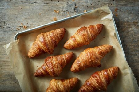 What are the Safest Baking Pans? A Guide to Choosing Non-Toxic Bakeware