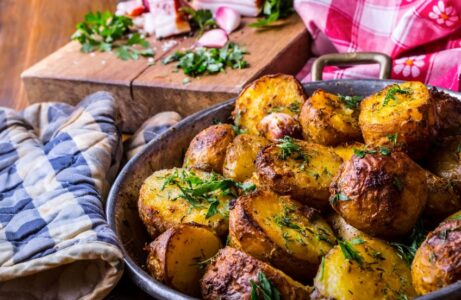 What’s the Best Baking Tray for Oven Chips? Top Picks for Crispy Results