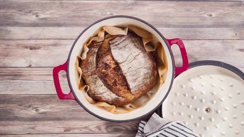 What is the Best Size Dutch Oven for Baking Bread?