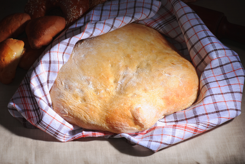 What is the Best Thing to Bake Bread In?