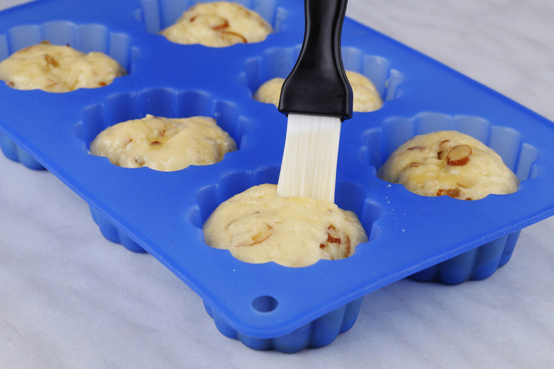 Are Silicone Baking Pans Safer Than Aluminum?