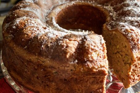 Is It OK to Bake a Cake in an Aluminium Pan? Understanding Safety and Results
