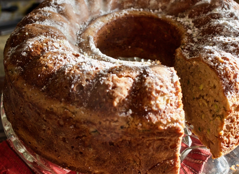 Is It OK to Bake a Cake in an Aluminium Pan?