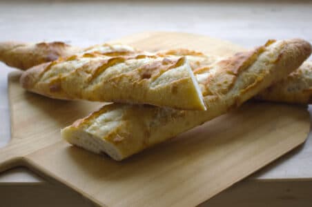 How Long to Heat French Bread at 400°F for Perfect Crispness