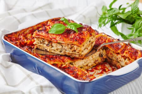 How Long to Bake 2 Pans of Lasagna? Cooking Tips for Perfect Results
