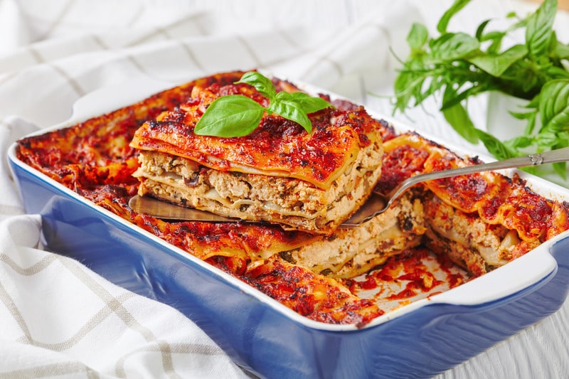 How Long to Bake 2 Pans of Lasagna?