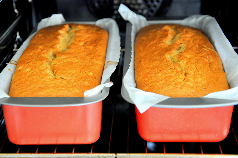Which is the Safest Material for Bread Pans?