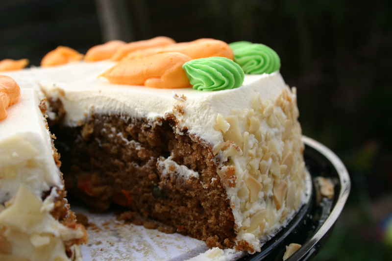 Why Do Carrots Turn Black in Carrot Cake? Understanding the Causes and Solutions