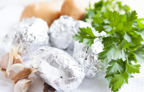 Which Way Does Foil Go for Baking Potatoes? A Guide to Perfectly Wrapped Potatoes