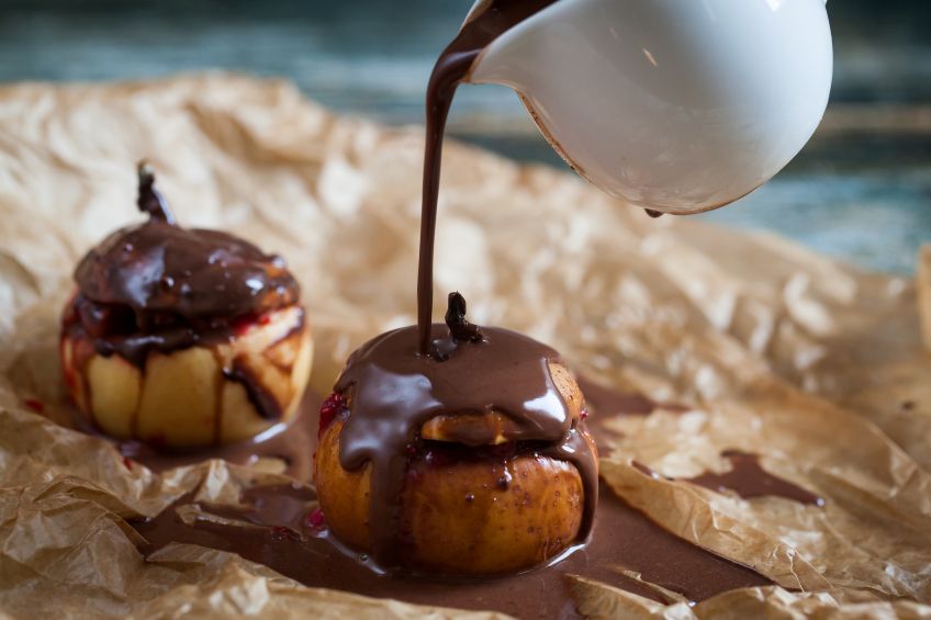 What is a Good Dish for Baking Apples?